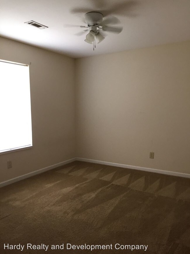 Building Photo - 21-23 Dempsey Rd NE