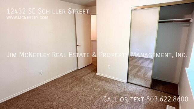 Building Photo - 12432 SE Schiller St