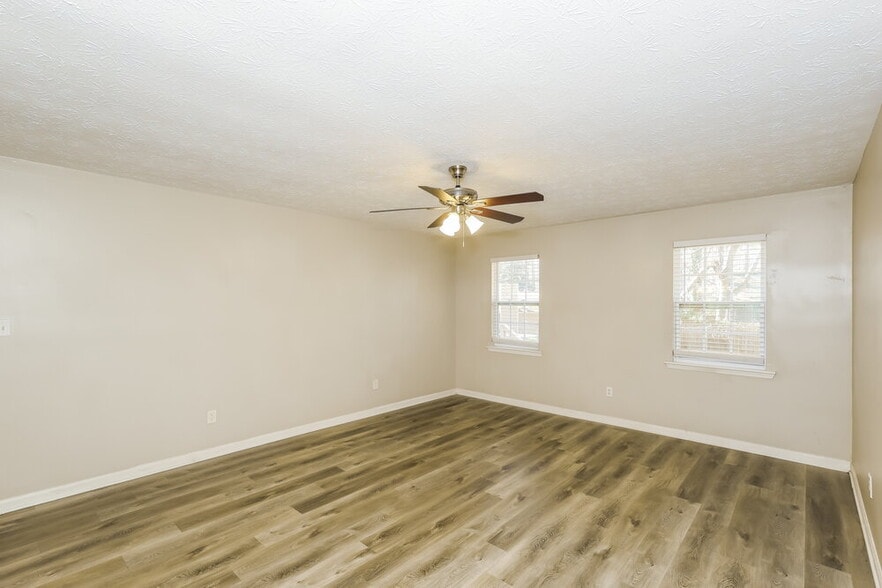 Building Photo - 9185 Sunset Dr