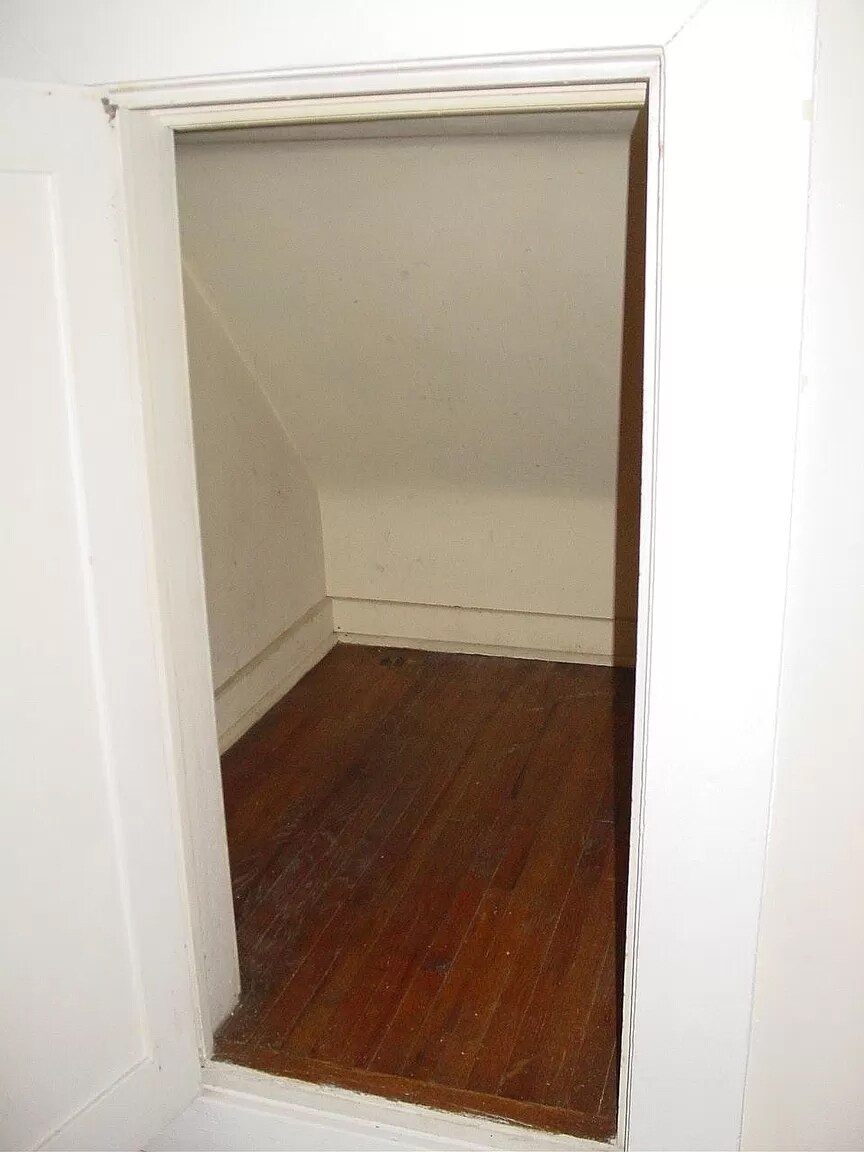 Extra Storage for Linen - 20 N Locust St