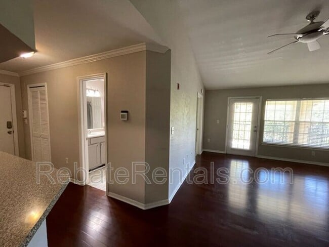 Building Photo - 7800 Point Meadows Dr