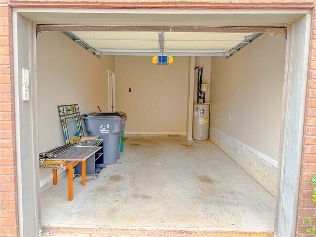 Building Photo - 786 Garbrooke Dr