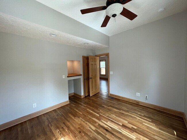 Building Photo - Corner-Lot Bungalow Close to Old Town Fort Collins!