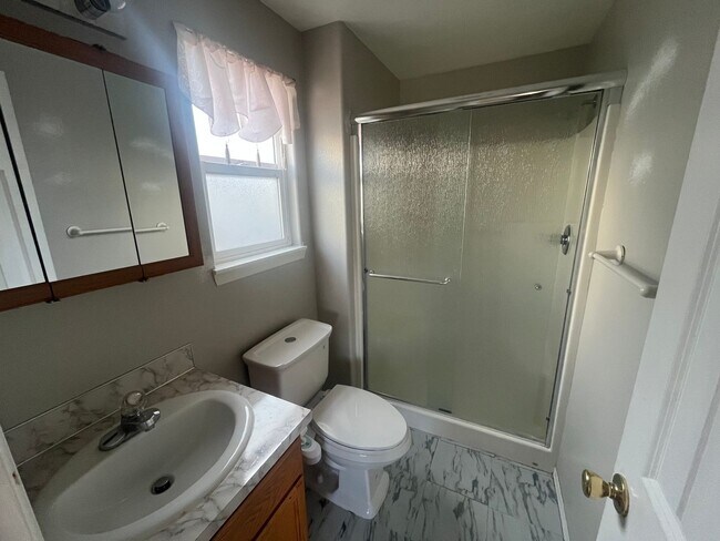 Building Photo - Bright & Updated 3-Bed, 2-Bath Home with Private Fenced Yard – No Rear Neighbors!!