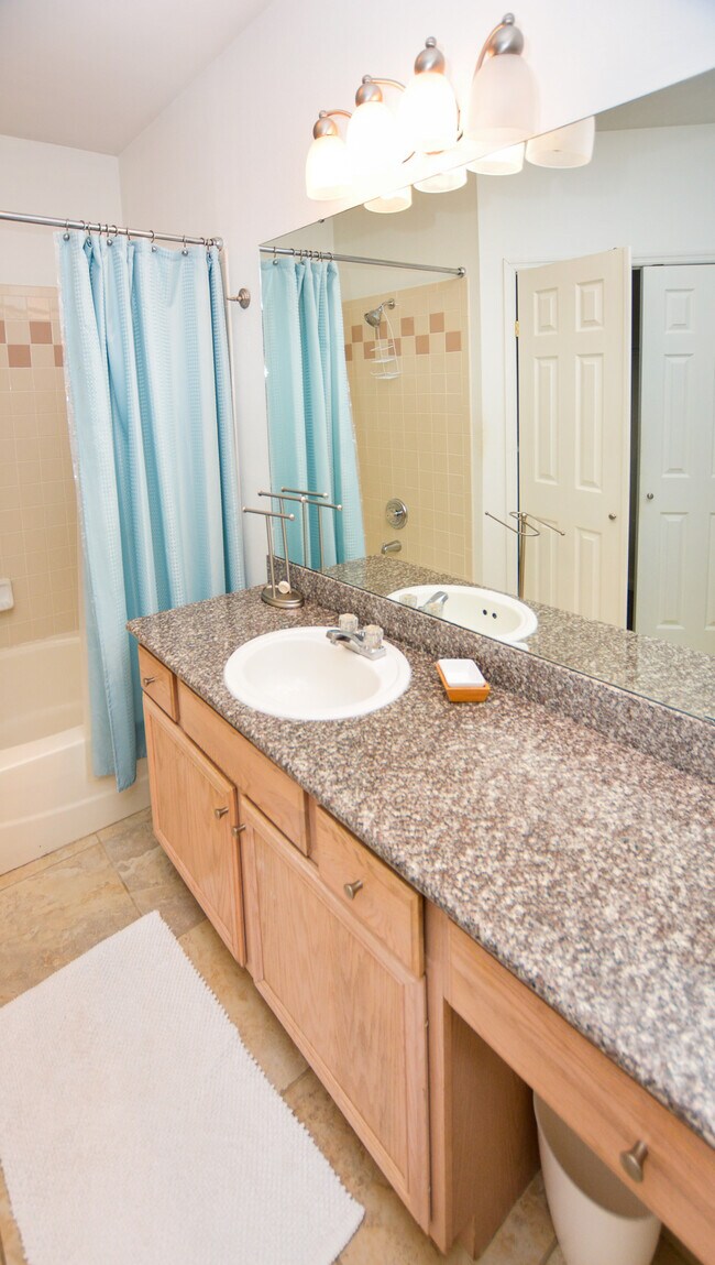 Building Photo - Furnished James Island Condo