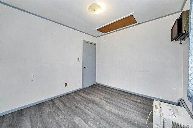 Building Photo - 7 Herbst Dr