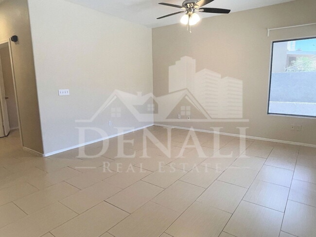 Building Photo - 8372 S Stephanie Ln