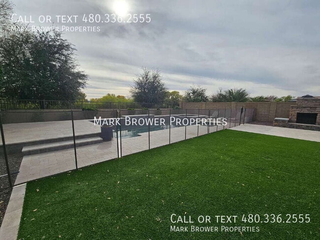 Building Photo - 3345 E Indigo St