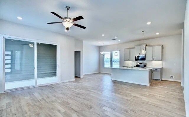 Building Photo - 891 Casetta Trl