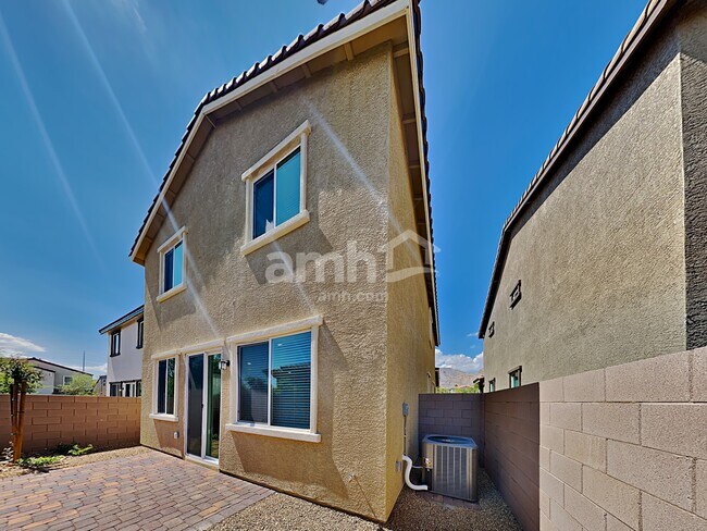 Building Photo - 3320 Blodwen St