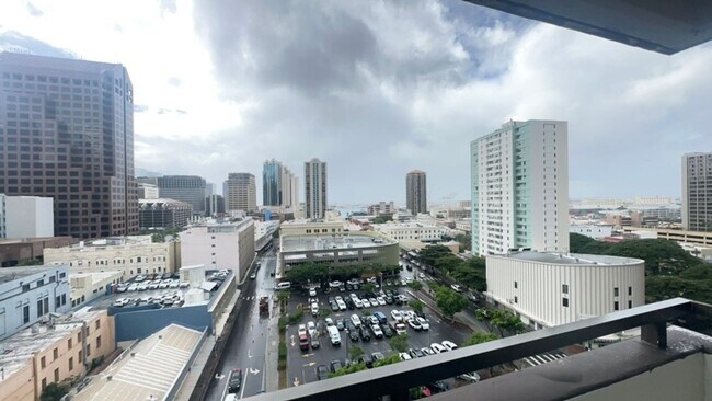 Building Photo - Newly Renovated!! 2 Bed, 1 bath, 1 parking...