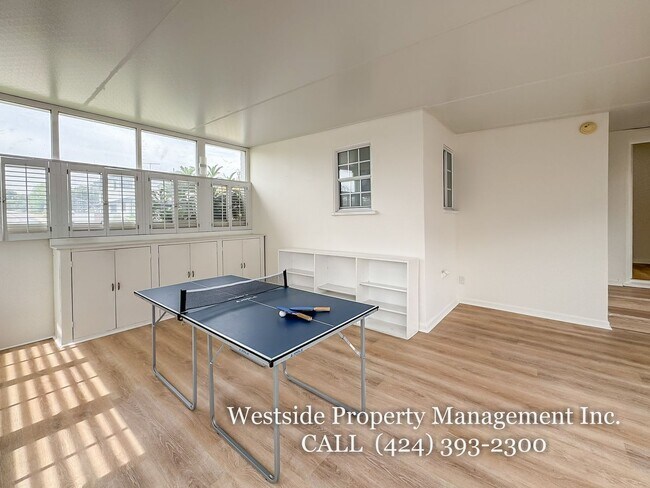 Building Photo - 8120 Glider Ave