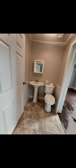 Building Photo - 216 Wilson Ave