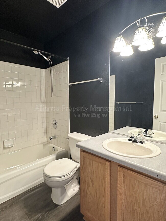 Building Photo - 6243 Riverdale Dr