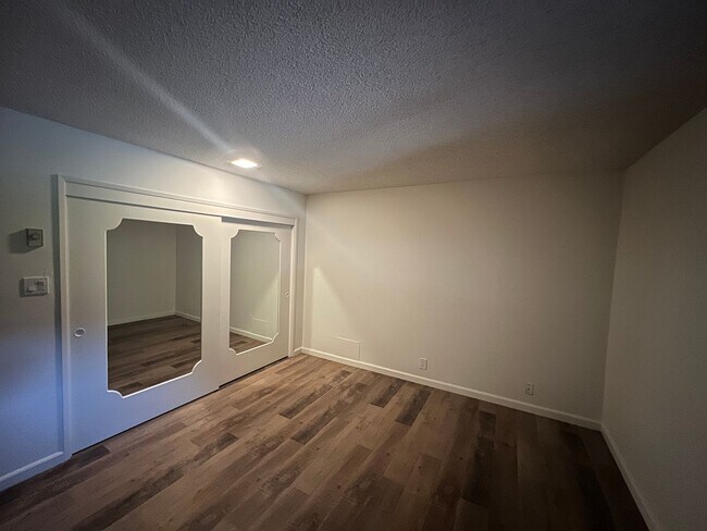Building Photo - 2 Bedroom 2 Bath Spacious Condo For Rent in Long Beach Comes with Assigned Garage Space - Marketi...