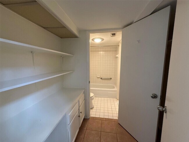 Building Photo - 17 Casa Verde St