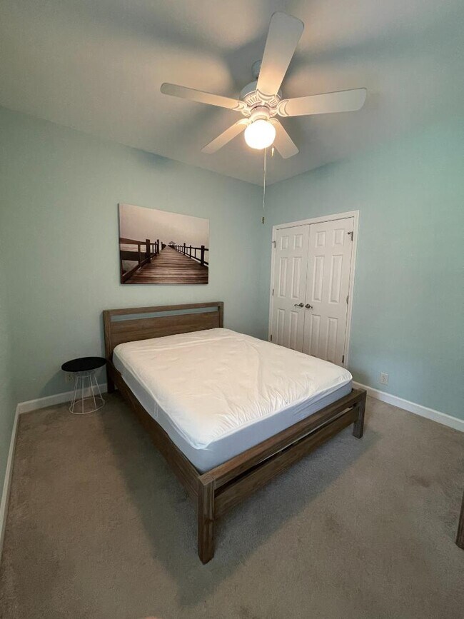 Building Photo - 908 Resort Cir