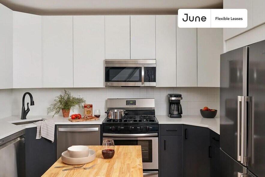 Building Photo - Charming ROOM at The Dean House