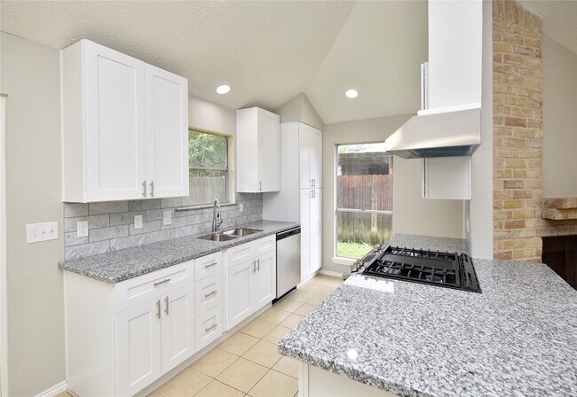 Building Photo - 1814 Brickarbor Dr
