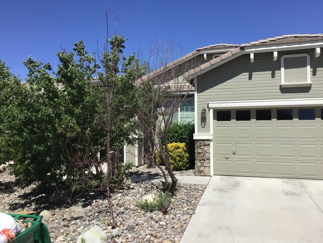 Building Photo - Lovely Home in a Gated community on the...
