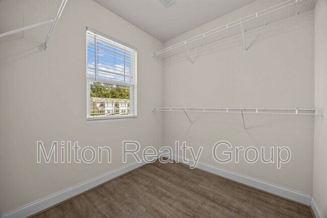 Building Photo - 62 River Stancil Dr