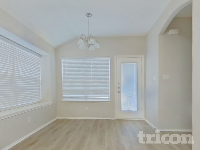 Building Photo - 5712 Parkview Hills Ln