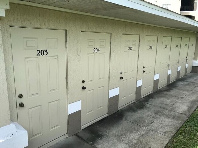 Building Photo - Must-See 3 Bedroom / 2 Bathroom Condo in Brantley Terrace, Altamonte Springs!