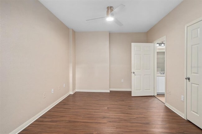 Building Photo - 911 N Orange Ave