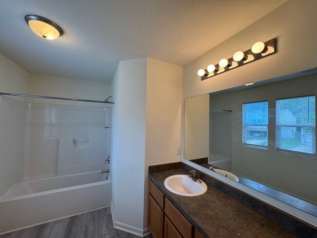 Building Photo - 1176 N Aberdeen Dr