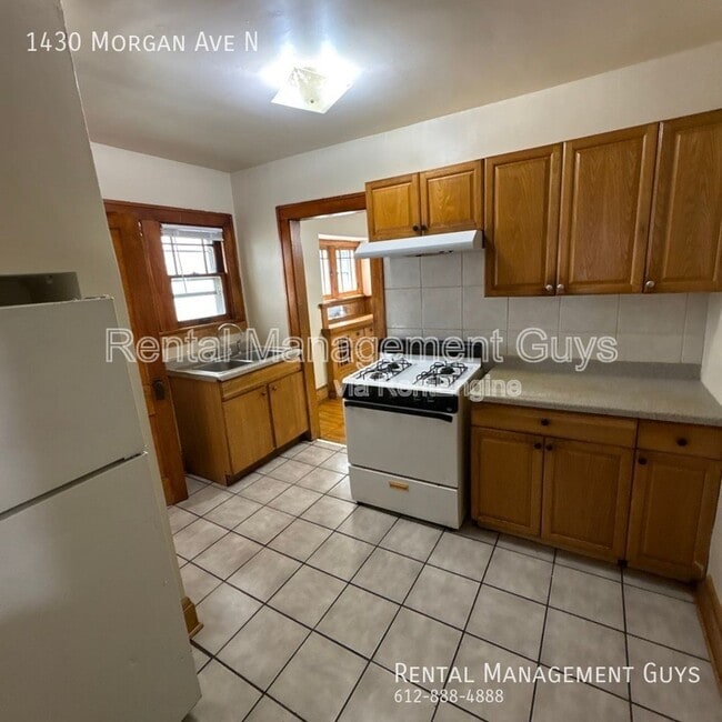 Building Photo - 1430 N Morgan Ave