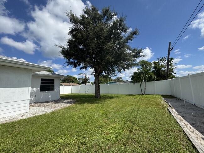 Building Photo - 1039 Kimball Rd