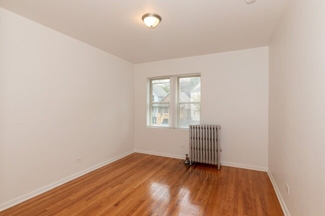 Building Photo - 8001-8003 S Muskegon Ave Chicago, IL 60617