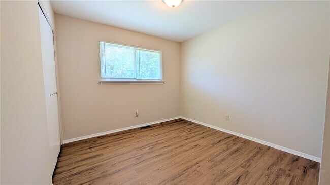 Building Photo - 3356 Clemens Dr