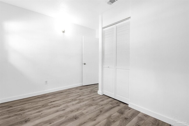 Building Photo - 22 Laurie Dr NE