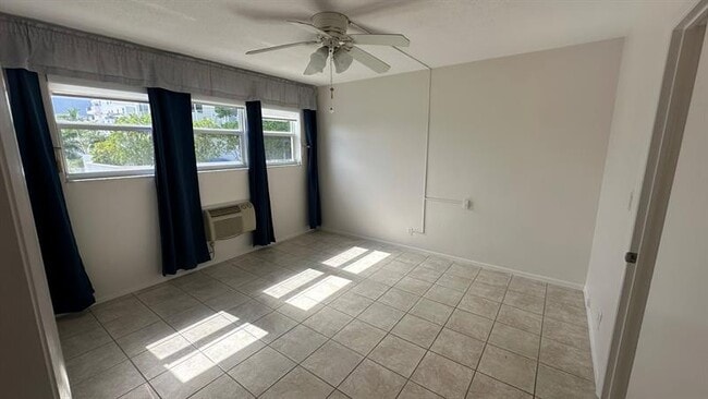 Building Photo - 625 Antioch Ave