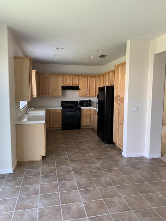 Building Photo - 2372 River Rock Dr