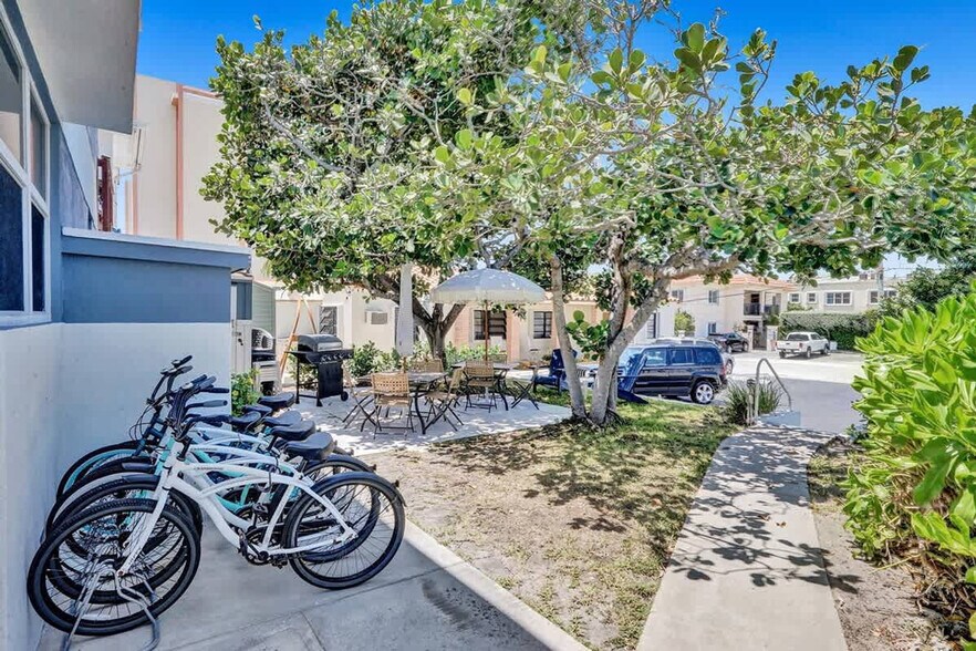 Building Photo - 851 N Surf Rd