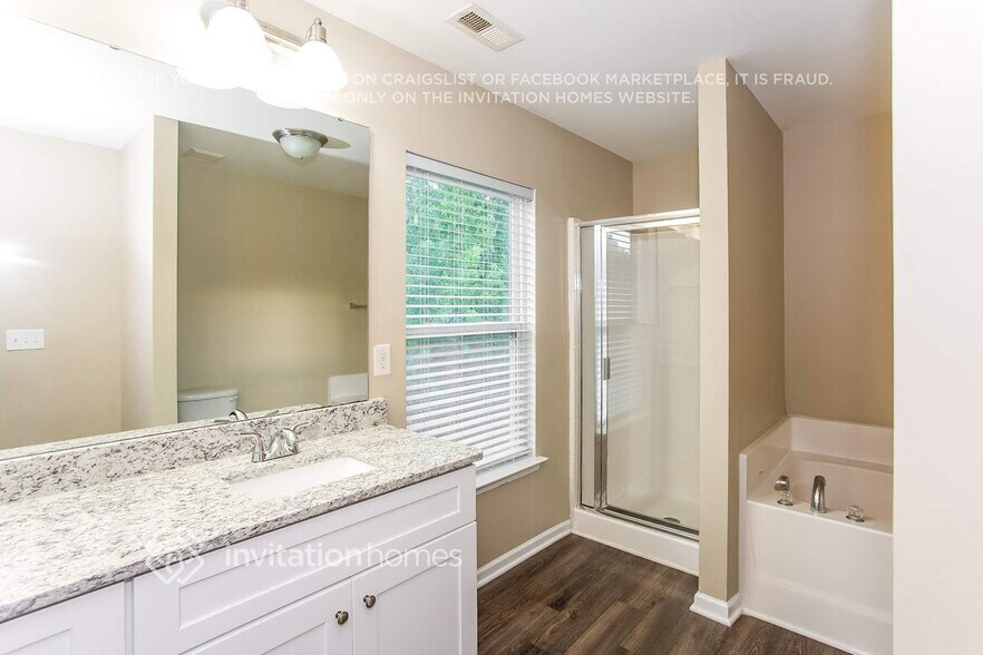 Building Photo - 3302 Streamside Dr