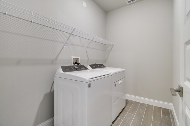 Building Photo - 8990 Dahlia Cir