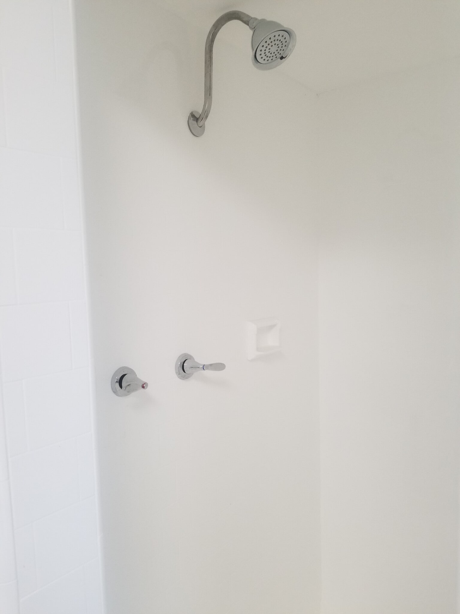 Bathroom Shower - 5165 Carlingford Ave
