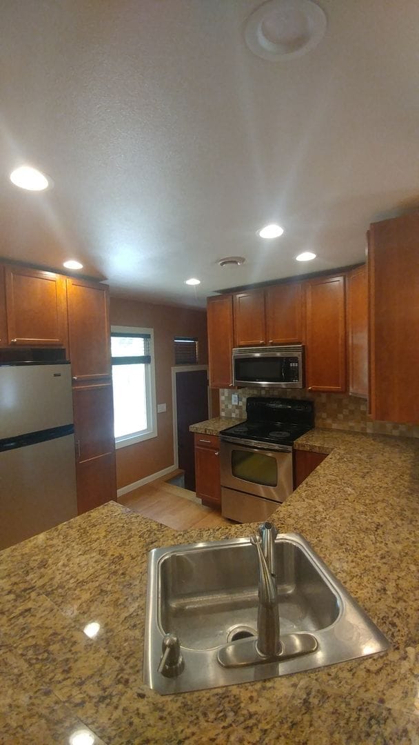 Building Photo - Charming Richland Home with Spacious Layou...