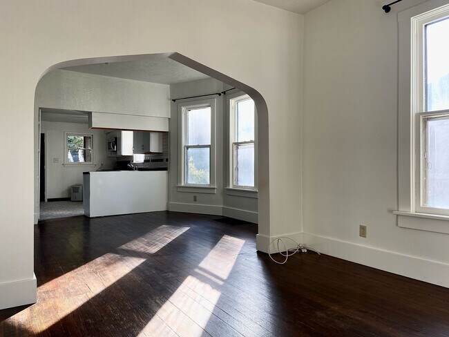 Building Photo - 1715 S 12th St
