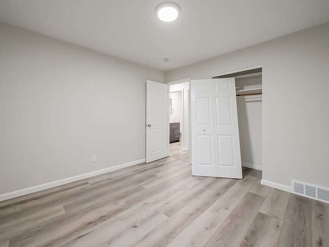 Building Photo - AVAILABLE NOW! Charming 3-Bedroom Home in Prime Pontiac Location