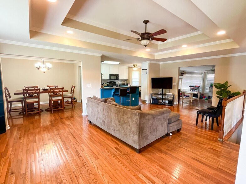 Building Photo - 6413 Edgmon Dr