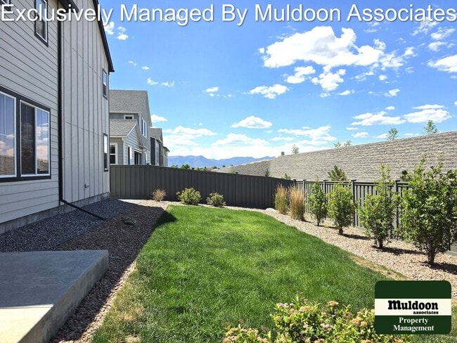 Building Photo - Beautiful 3 bed, 3 bath home in the desirable Pathways community!