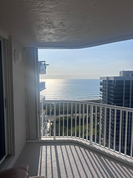 Primary Photo - 5049 N Highway A1A