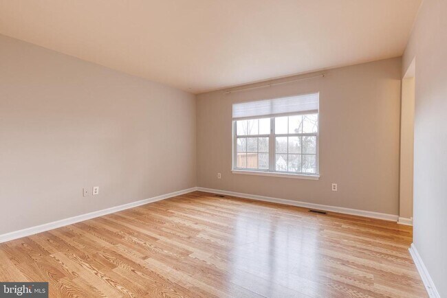 Building Photo - 1193 Bayview Vista