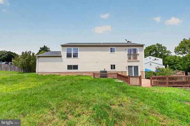 Building Photo - 13296 Hollinger Ave