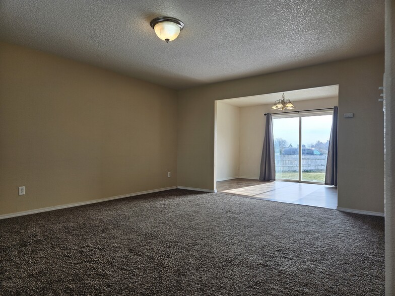 Building Photo - 3501 Sage Rd