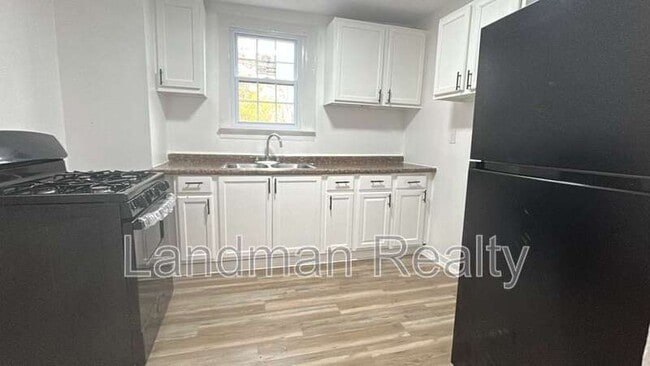 Building Photo - 275 Greensburg Pike